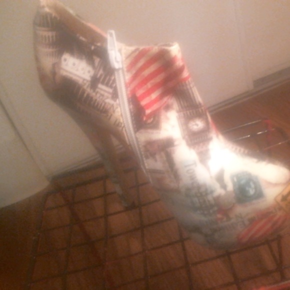 International Bootie - Picture 1 of 3